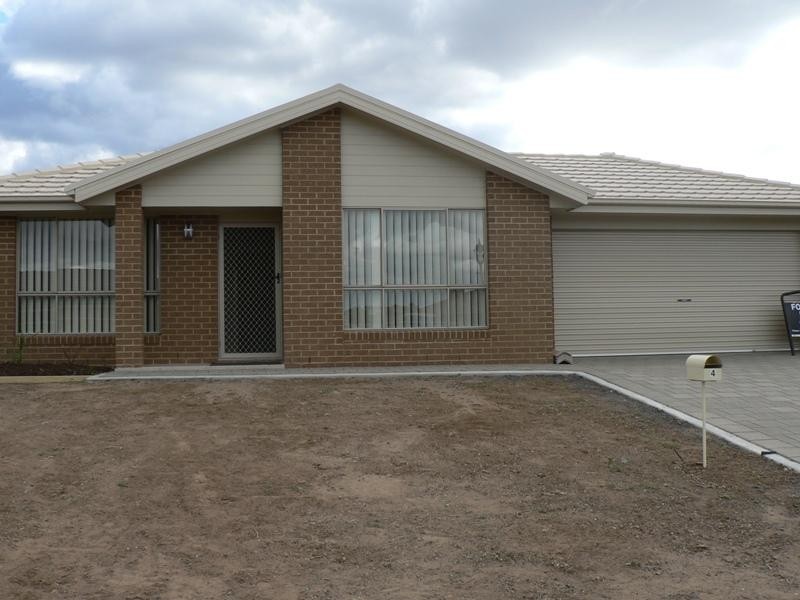 4 Shetland Ave, Dubbo NSW 2830