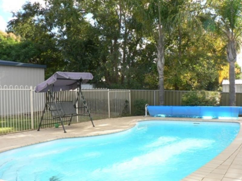 5 Poidevin Pl, Dubbo NSW 2830