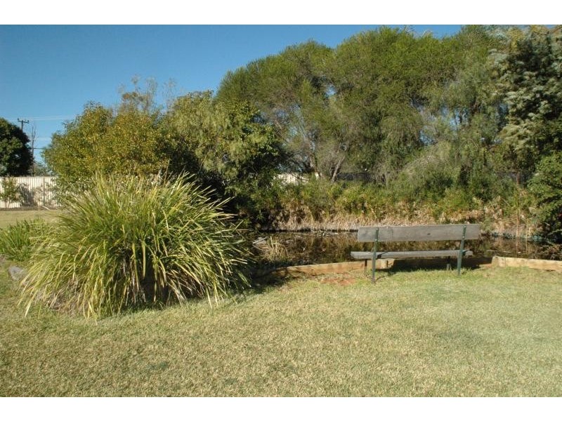 1 Davis  Dr, Narromine NSW 2821