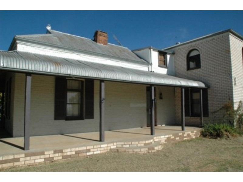 19 Bell St, Yeoval NSW 2868