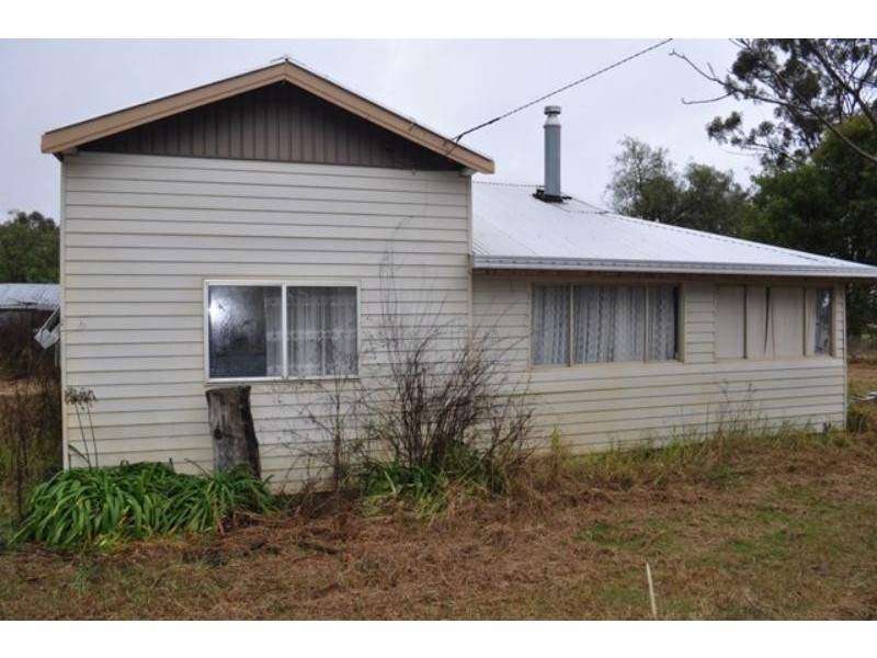 72 Railway  Rd, Mendooran NSW 2842