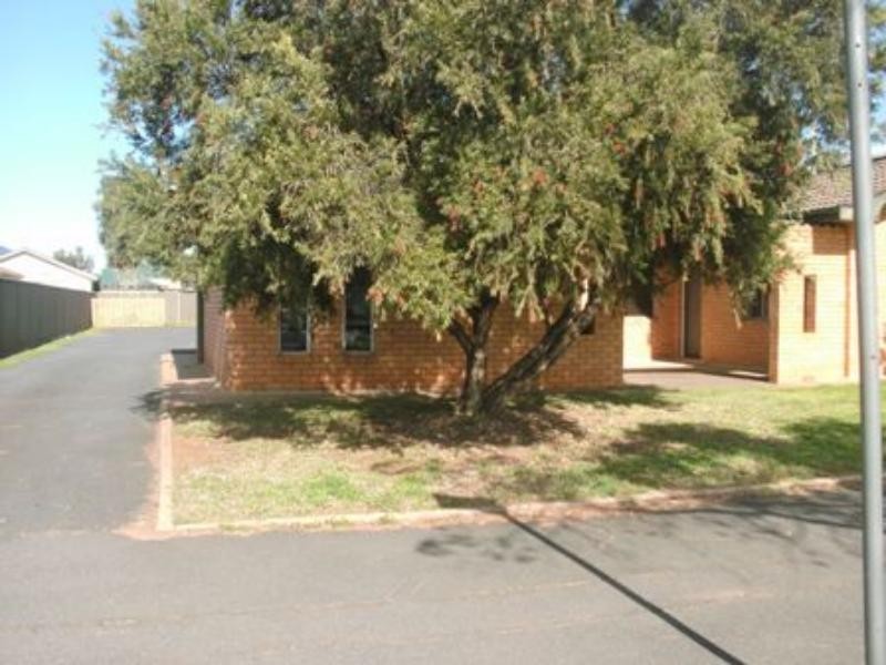 2/69 Bultje St, Dubbo NSW 2830