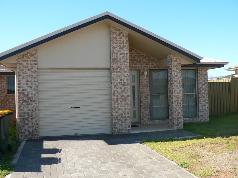 28 B Arthur Summons  St, Dubbo NSW 2830