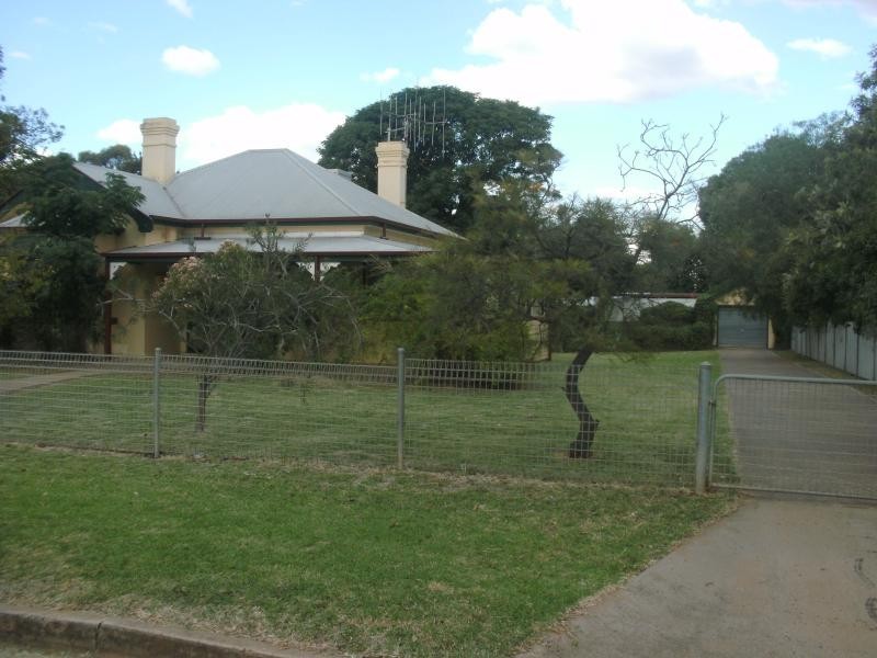 11 Merilba  St, Narromine NSW 2821