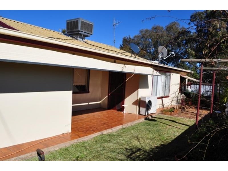 2 Caledonia  St, Mogriguy NSW 2830