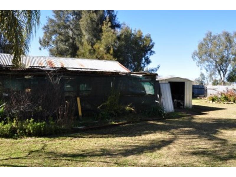2 Caledonia  St, Mogriguy NSW 2830