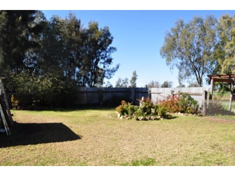 2 Caledonia  St, Mogriguy NSW 2830