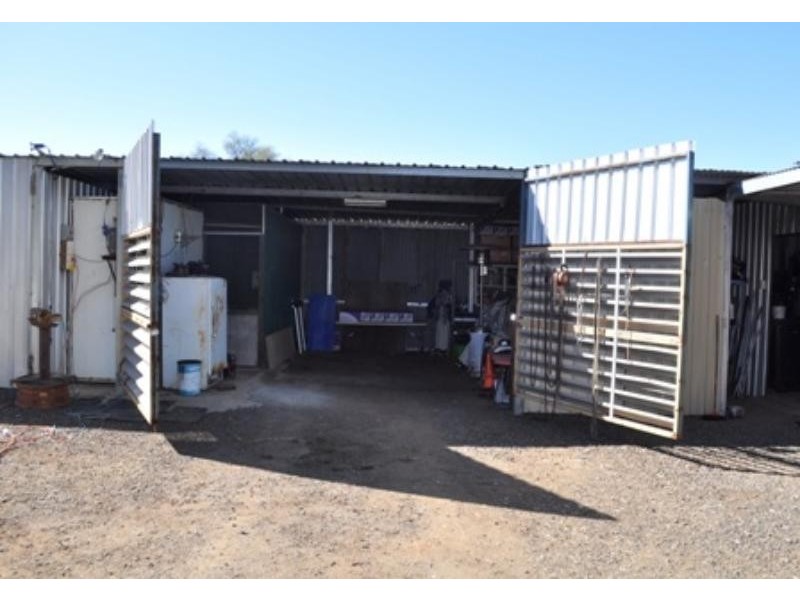 2 Caledonia  St, Mogriguy NSW 2830