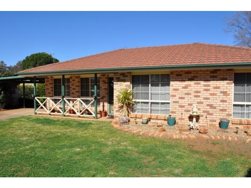 33 Furlong St, Dubbo NSW 2830