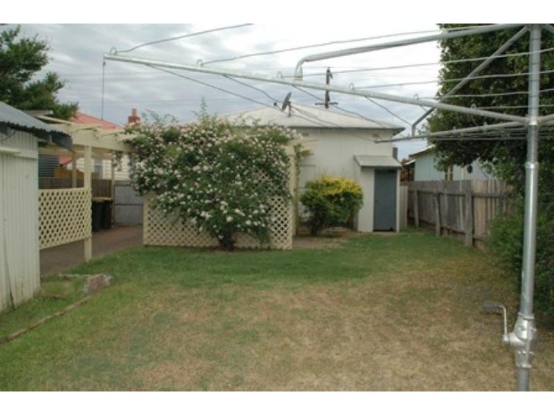111 Gipps St, Dubbo NSW 2830