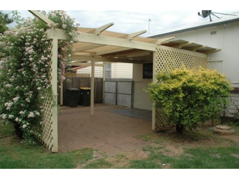 111 Gipps St, Dubbo NSW 2830