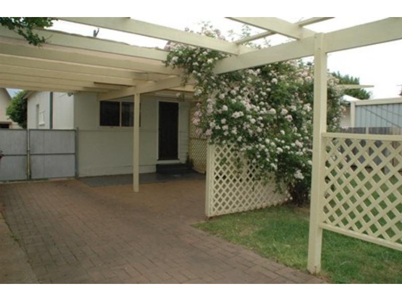111 Gipps St, Dubbo NSW 2830