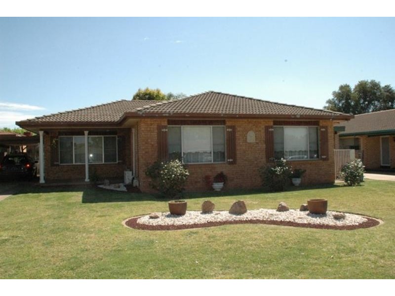 8 Opal  St, Dubbo NSW 2830