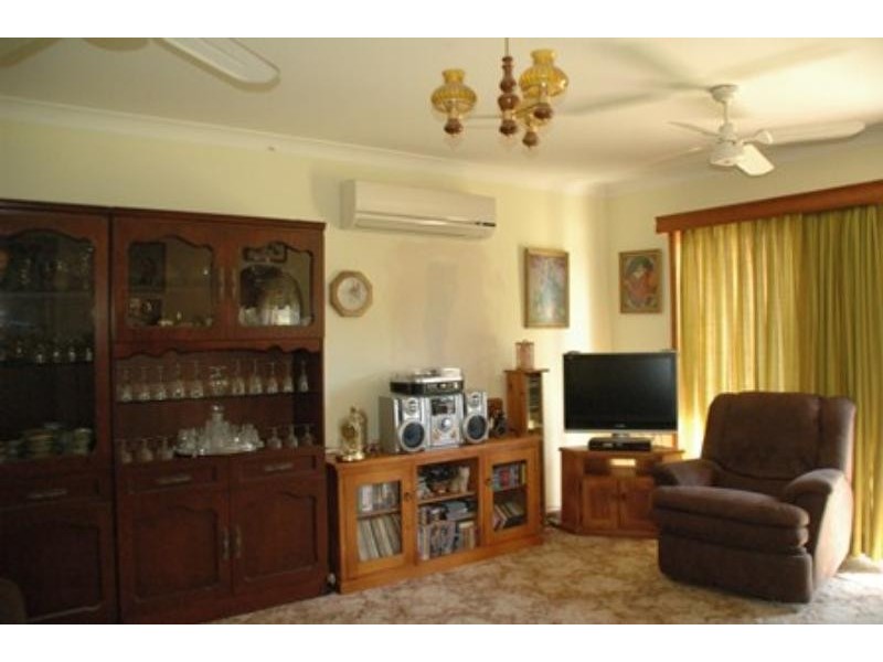 8 Opal  St, Dubbo NSW 2830