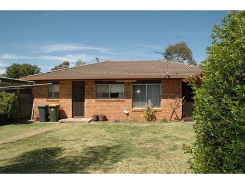8 Opal  St, Dubbo NSW 2830