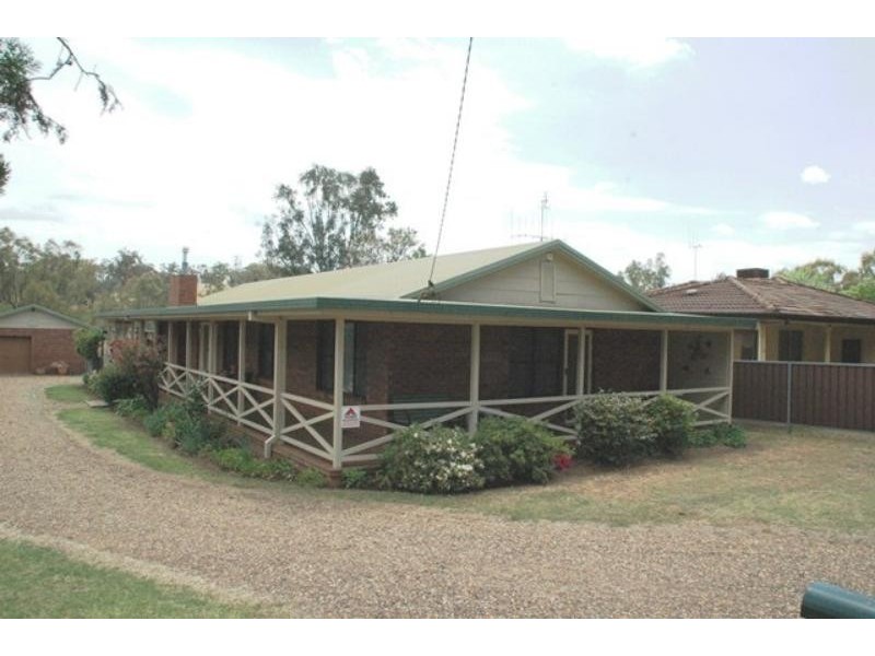 110A  Gobolion  St, Wellington NSW 2820
