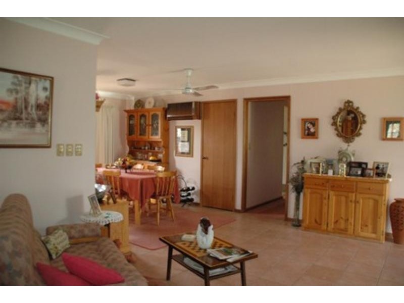 110A  Gobolion  St, Wellington NSW 2820