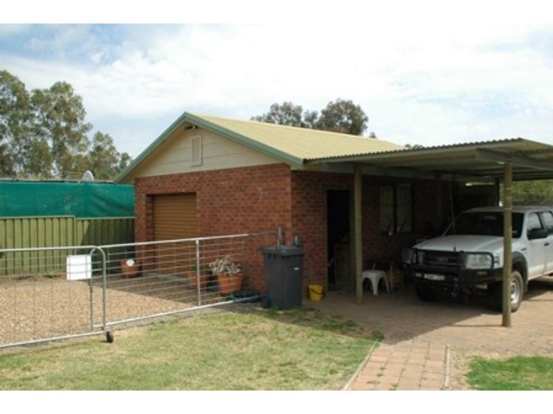 110A  Gobolion  St, Wellington NSW 2820