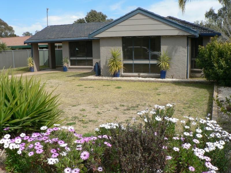 33 Potter Cl, Dubbo NSW 2830