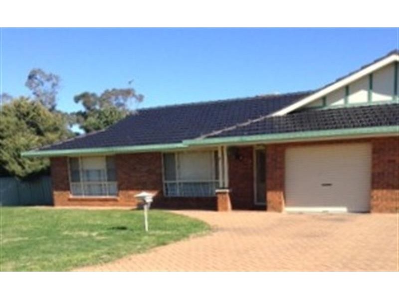 38 York  St, Dubbo NSW 2830