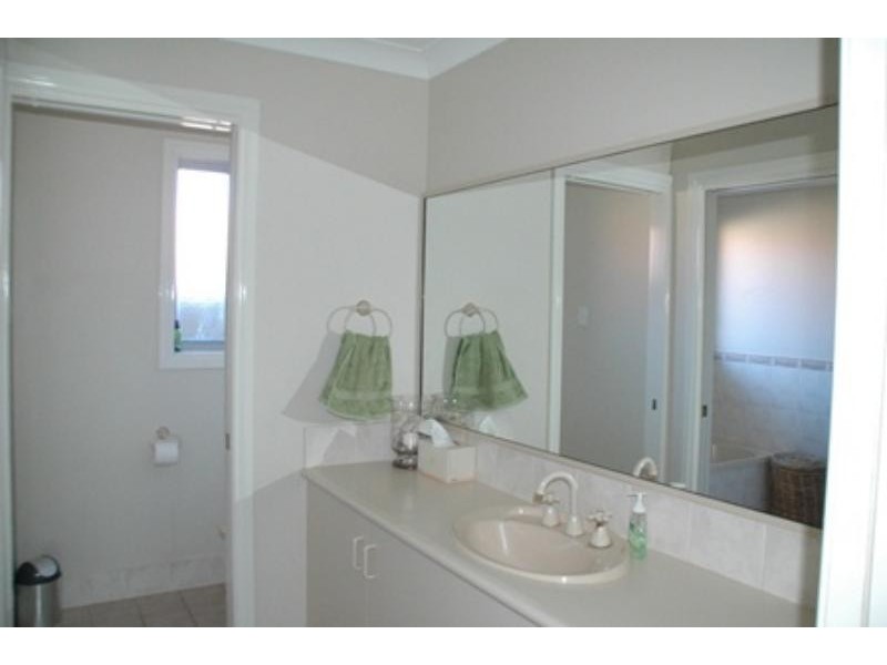 7 Loane  Pl, Dubbo NSW 2830