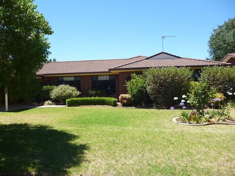 5 Lansdowne Dr, Dubbo NSW 2830