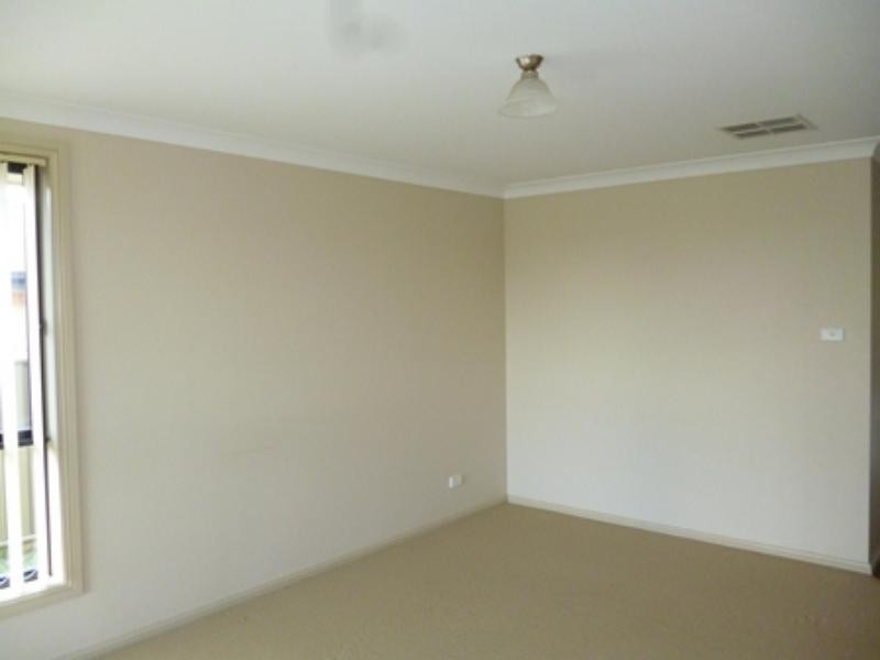 4A John Brass Pl, Dubbo NSW 2830