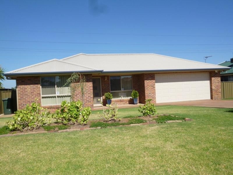 102 Twickenham Dr, Dubbo NSW 2830
