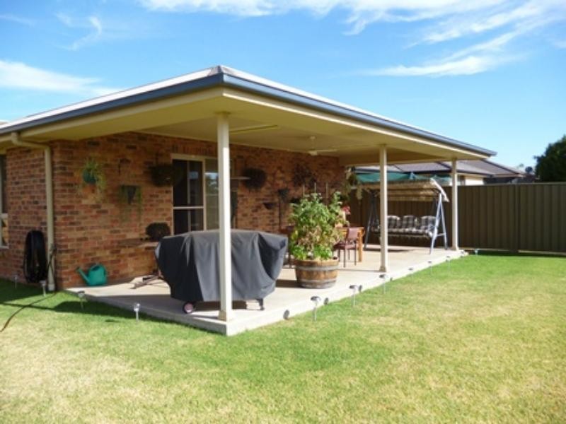 102 Twickenham Dr, Dubbo NSW 2830