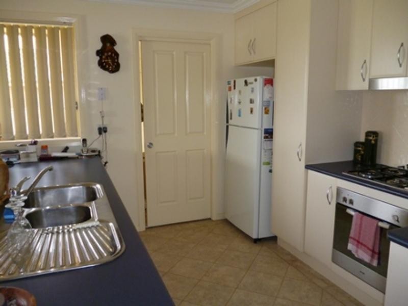 102 Twickenham Dr, Dubbo NSW 2830