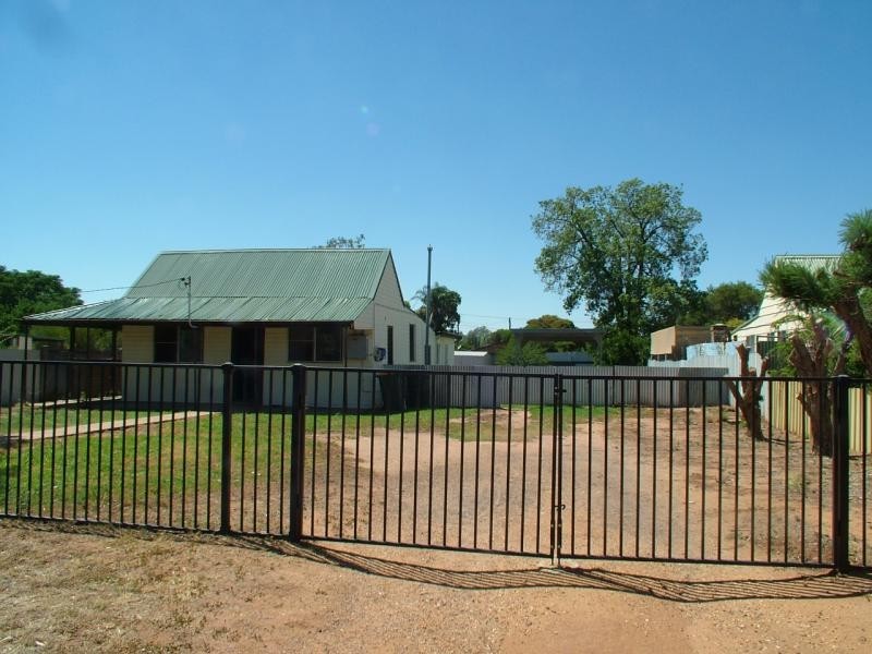 4 Warrie St, Gilgandra NSW 2827