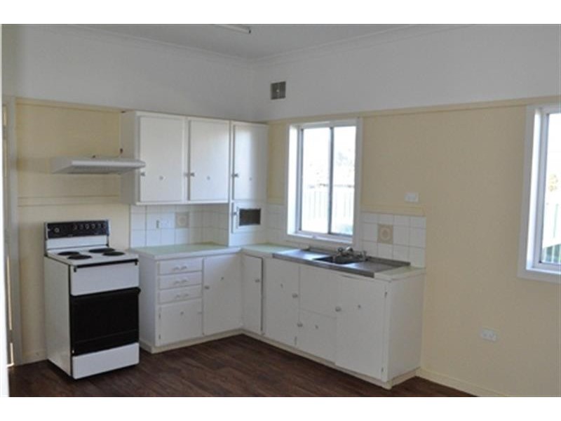 10 Marchant St, Mendooran NSW 2842