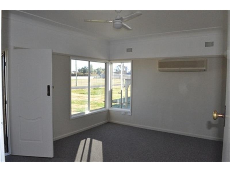 8A Marchant St, Mendooran NSW 2842