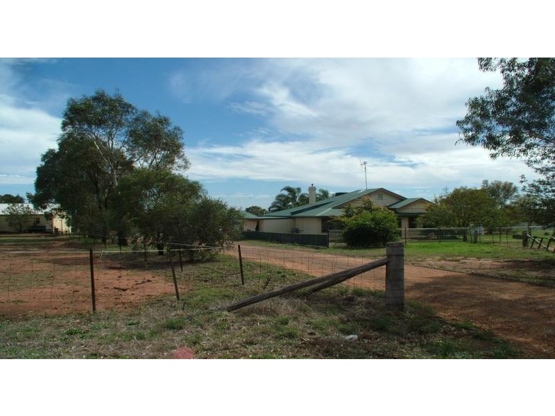 2R Mayfield Rd, Dubbo NSW 2830