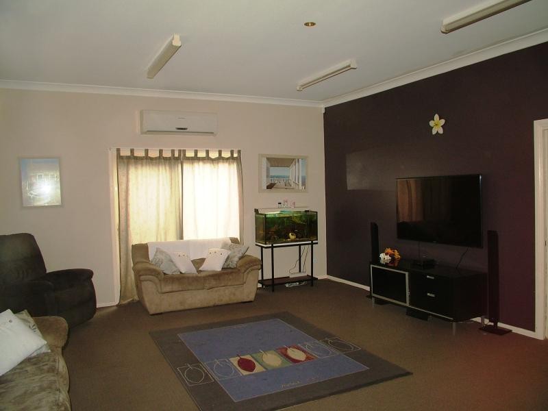 1 Lancaster Park Pl, Dubbo NSW 2830