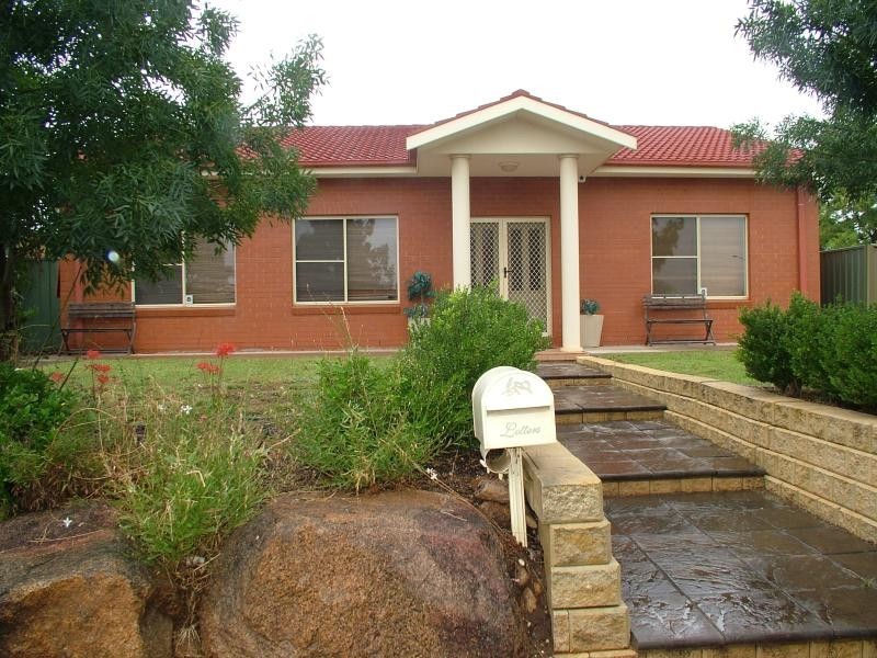 1 Lancaster Park Pl, Dubbo NSW 2830