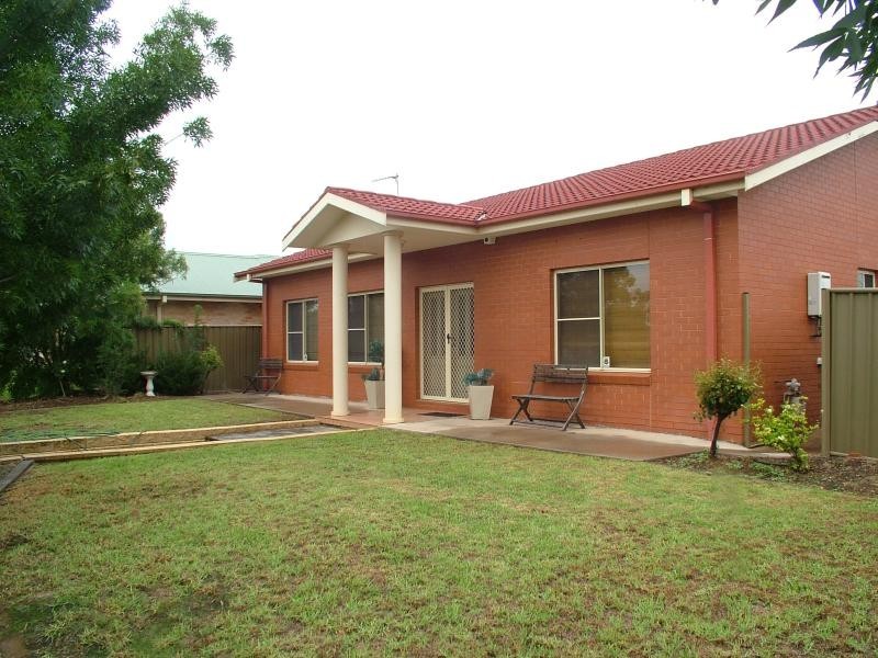 1 Lancaster Park Pl, Dubbo NSW 2830