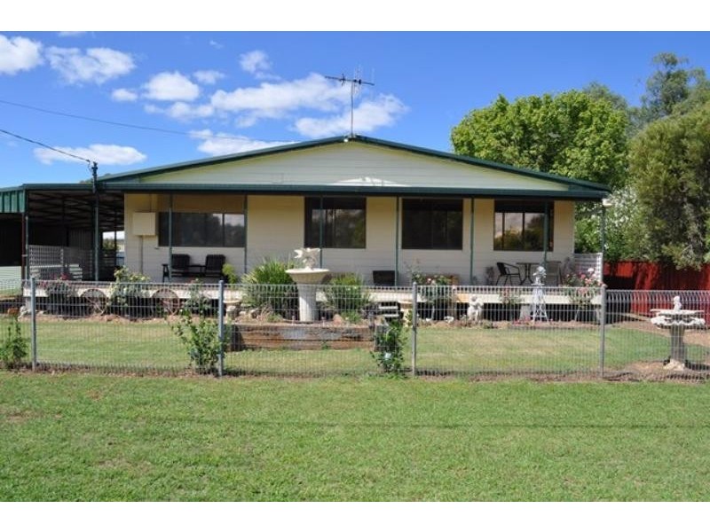 24 Napier St, Mendooran NSW 2842