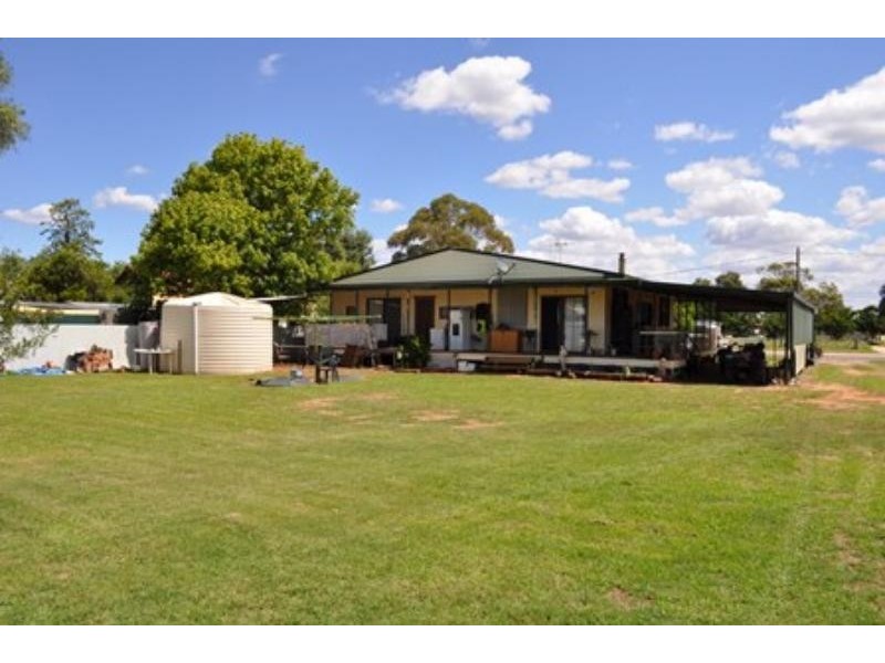 24 Napier St, Mendooran NSW 2842