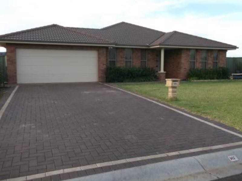 20 Peel Pl, Dubbo NSW 2830