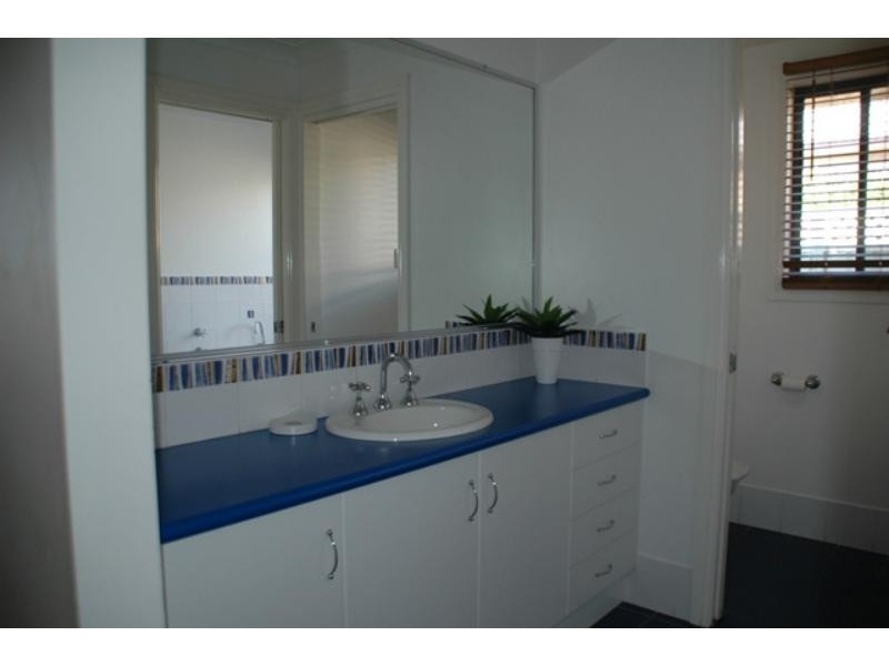 5 Lakeside  Cct, Dubbo NSW 2830