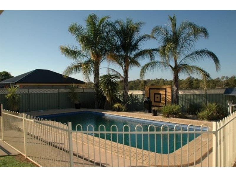 5 Lakeside  Cct, Dubbo NSW 2830