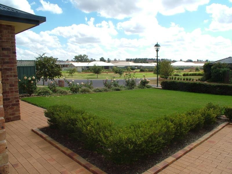 30 Cypress Point Dr, Dubbo NSW 2830