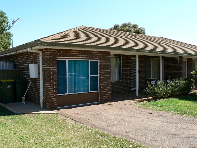 3 Lesley Pl, Dubbo NSW 2830
