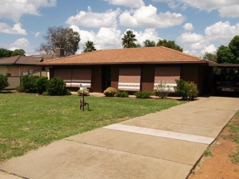 13 Meadowbank  Dr, Dubbo NSW 2830