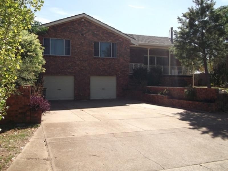 42 Fairview St, Dubbo NSW 2830