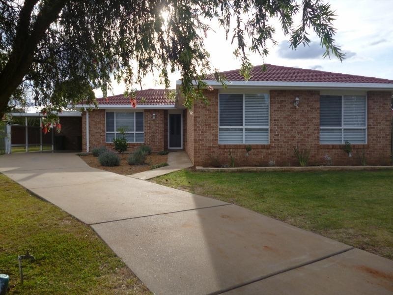 15 Wren Pl, Dubbo NSW 2830
