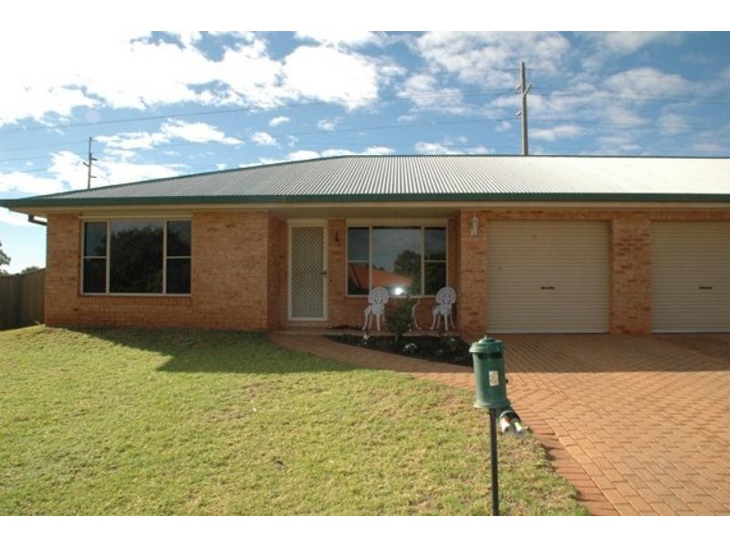 8 Pegasus Pl, Dubbo NSW 2830