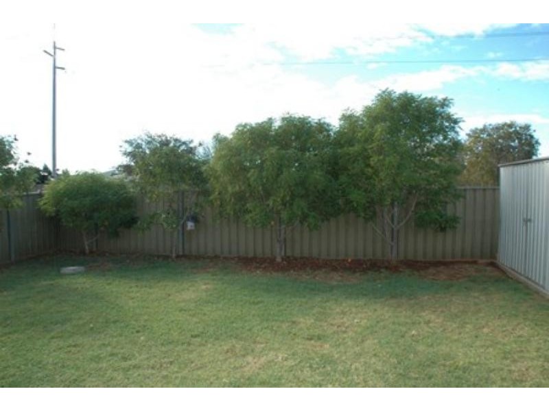 8 Pegasus Pl, Dubbo NSW 2830