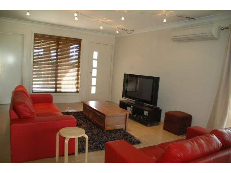 8A & 8B Daffodil  Ct, Dubbo NSW 2830